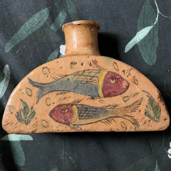 Antique Hand-Painted Iznik Quajar Vase - Half-Moon with Fish and Flowers - Picture 2 of 5